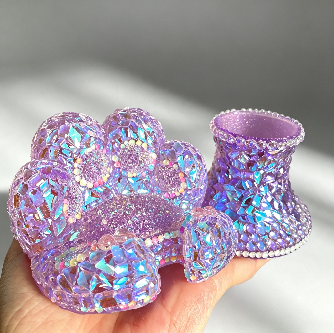 Handmade Diamond Tiger Claw Phone Charging Stand Resin Mold
