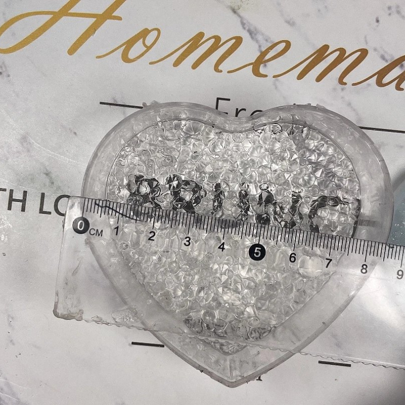 Molde de resina para accesorios con drusas en forma de corazón hecho a mano