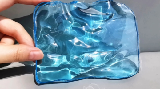 How to make a piece of resin 'water'