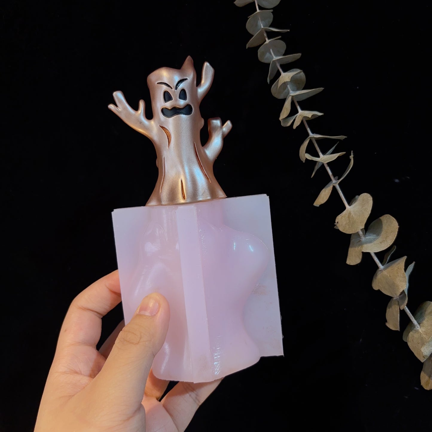 Handmade Ghost Tree Trunk Ornament Resin Mold