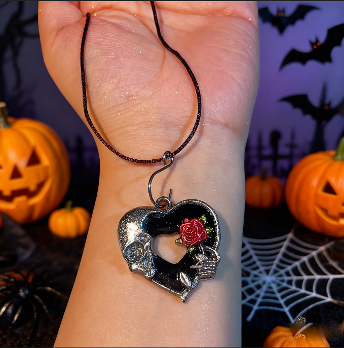 Handmade Skeleton Handheld Rose Hollow Heart Pendant Resin Mold