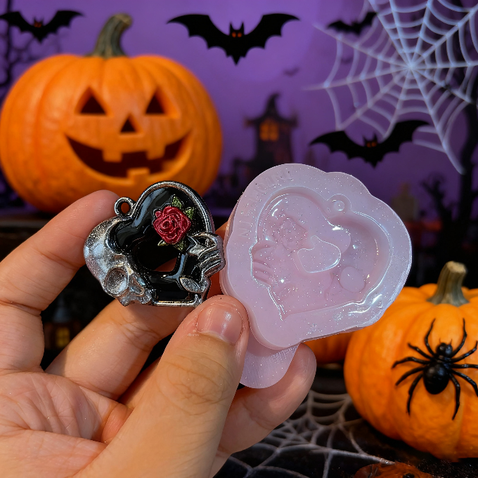 Handmade Skeleton Handheld Rose Hollow Heart Pendant Resin Mold
