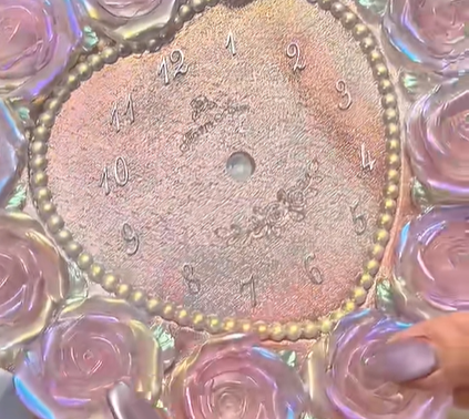 Handmade Oversized Heart-Shaped Rose Clock Ornament Resin Mold-Finished Size：7.87" × 7.48"