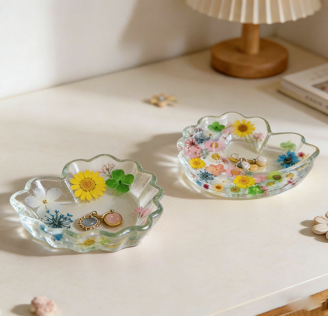 Heart-Shaped Storage Dish with Lace Edge Resin Mold
