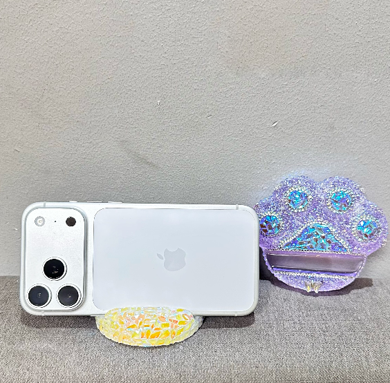 Handmade Diamond Cat Paw-Shaped Phone Holder Resin Mold