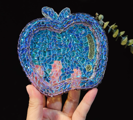Handmade Diamond-Shaped Apple Dish Resin Mold