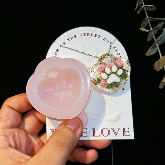 Molde de resina para colgante de joyería con forma de corazón hinchado y garra hecho a mano 