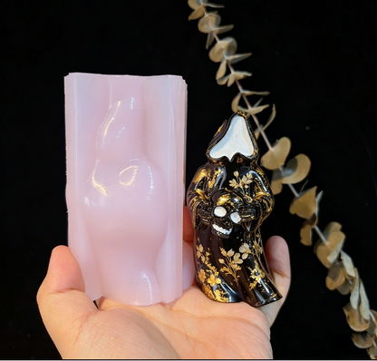 Handmade Mystic Ghost Embrace Skull Figurine Resin Mold