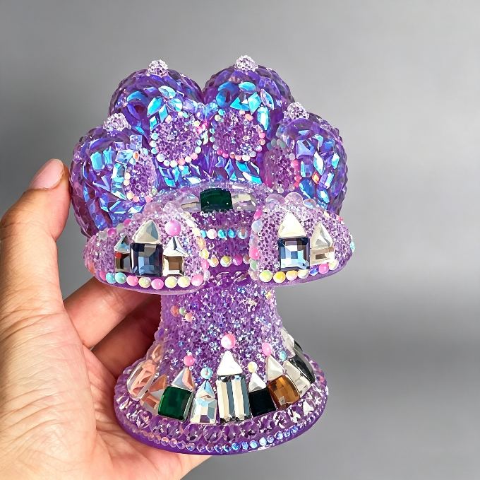 Handmade Diamond Tiger Claw Phone Charging Stand Resin Mold
