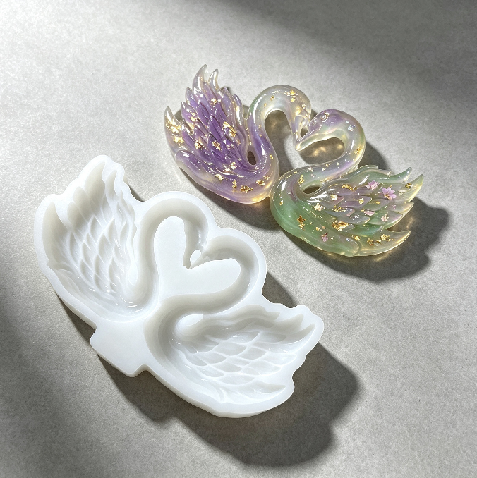 Heart Swan Figurine Resin Mold