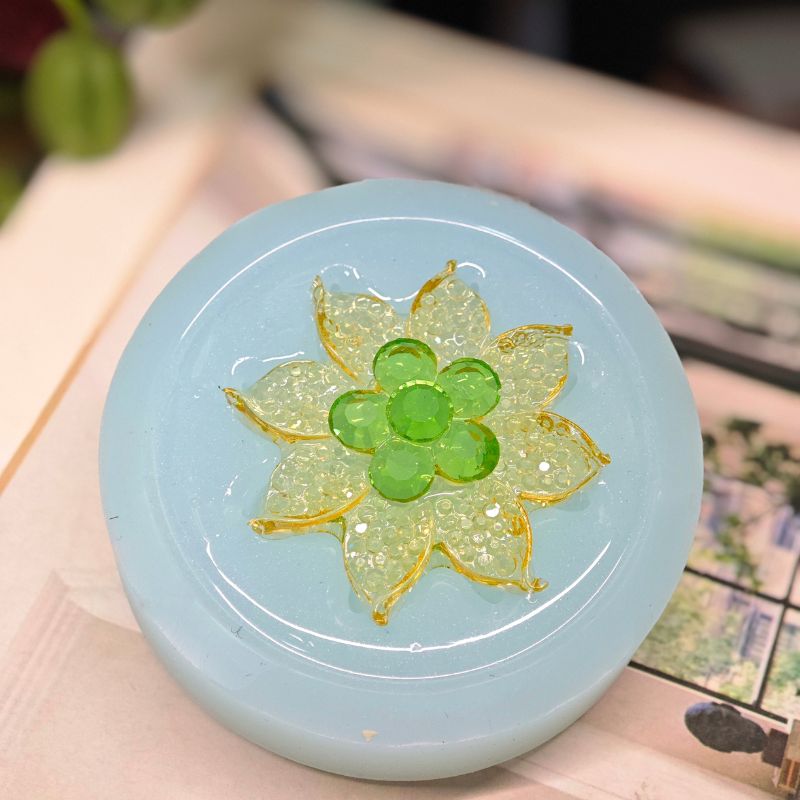 Handmade Crystal Diamond Pearl Crystal Flower Brooch Resin Mold