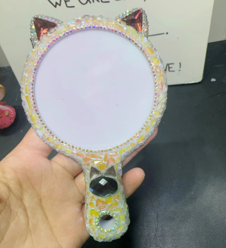 Molde de resina para espejo de mano con forma de oreja de gato de diamante hecho a mano. Tamaño de la lente: 7,5 cm. 