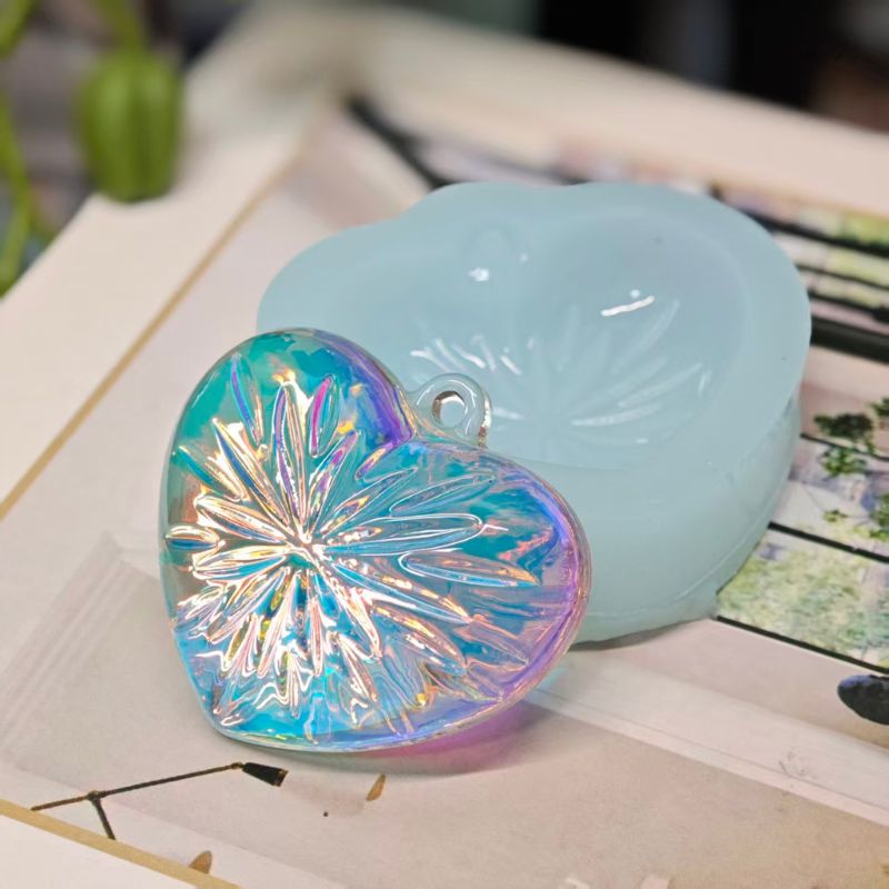Handmade Crystal Heart-Shaped Pendant Resin Mold