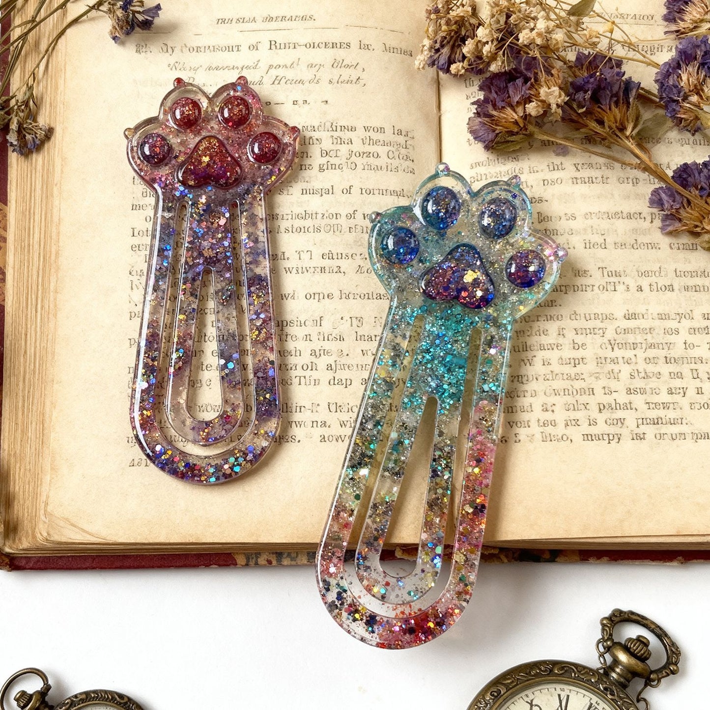 2pcs Adorable Cat Paw Paperclip Bookmark Resin Molds