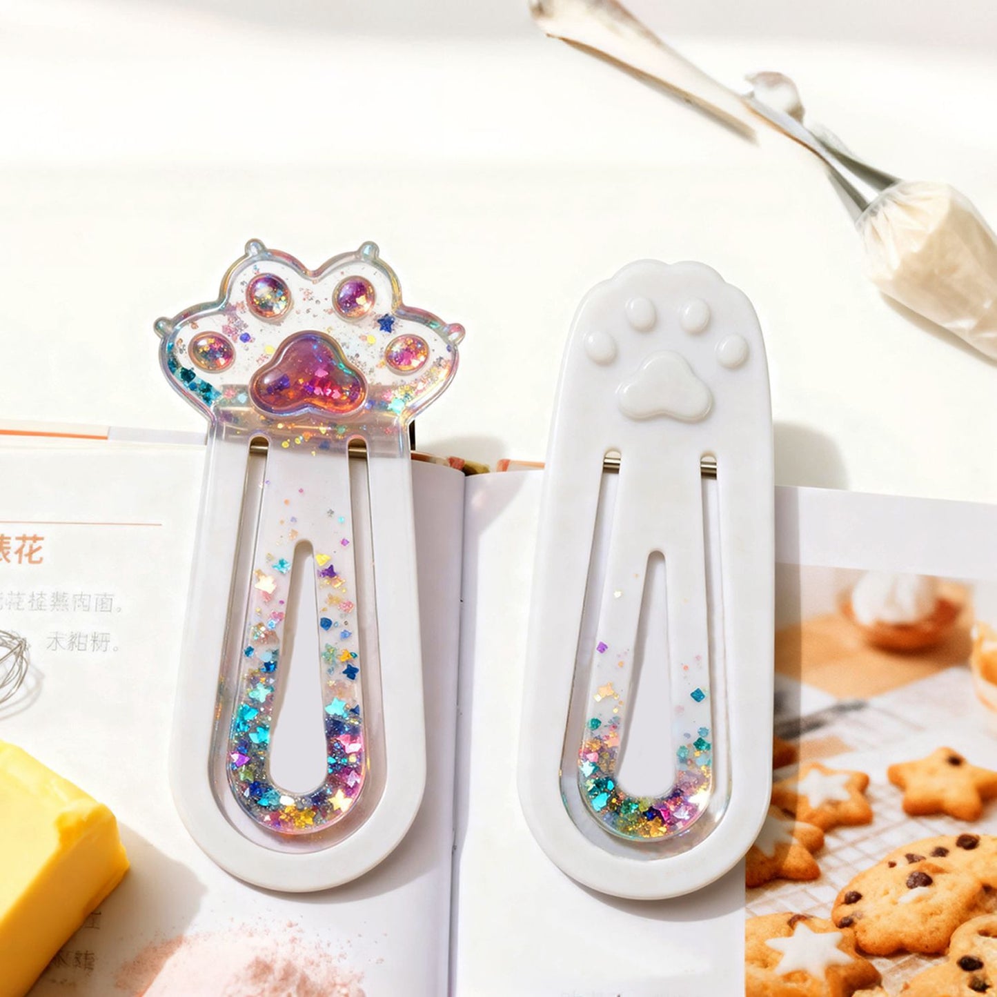2pcs Adorable Cat Paw Paperclip Bookmark Resin Molds
