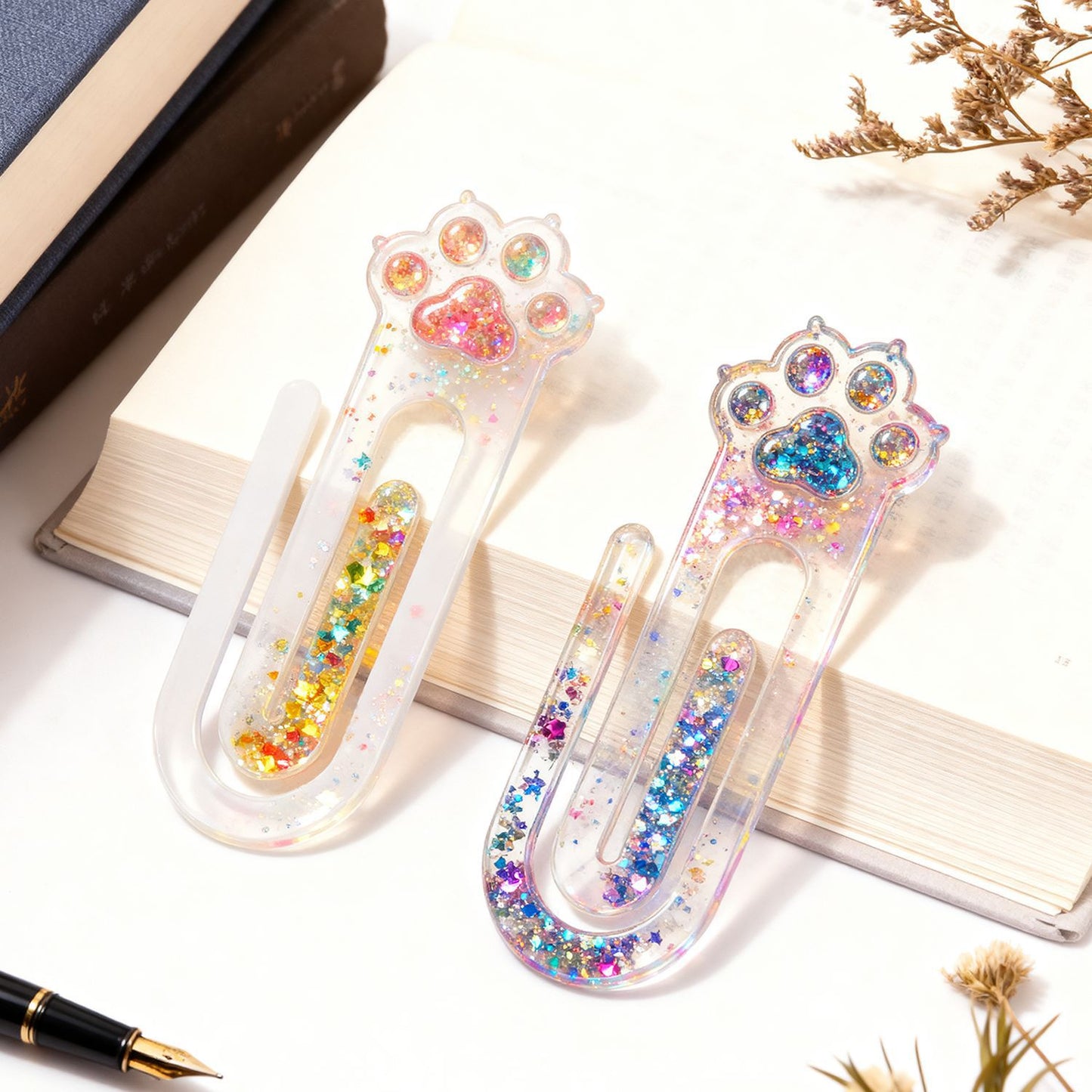2pcs Adorable Cat Paw Paperclip Bookmark Resin Molds