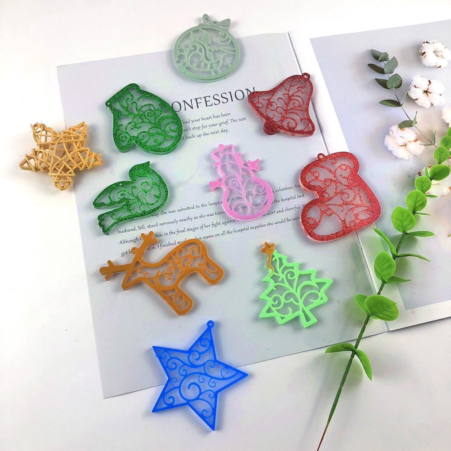 18pcs Christmas Hanging Decorations Resin Molds