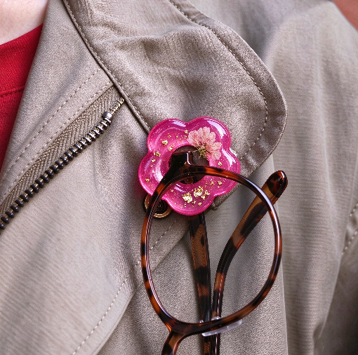 Cute Animal-Shaped Eyeglass Holder Brooch Resin Mold